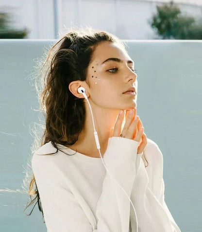 Lightning Wired Earphones with Microphone – In-Ear Stereo Headphones Compatible with iPhone, iPad & iPod